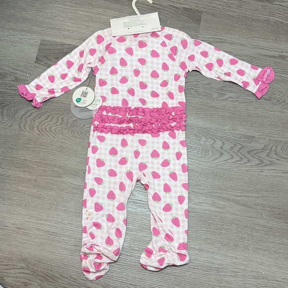 Milkberry Strawberry Onesie - Picture 5 of 6